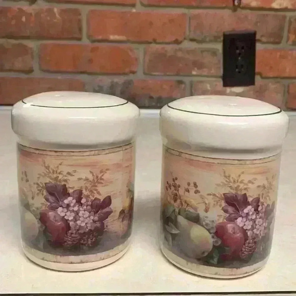 Pamela Gladding Certified International Salt/Pepper Shaker Set "Windor Fruit" - Picture 2 of 8